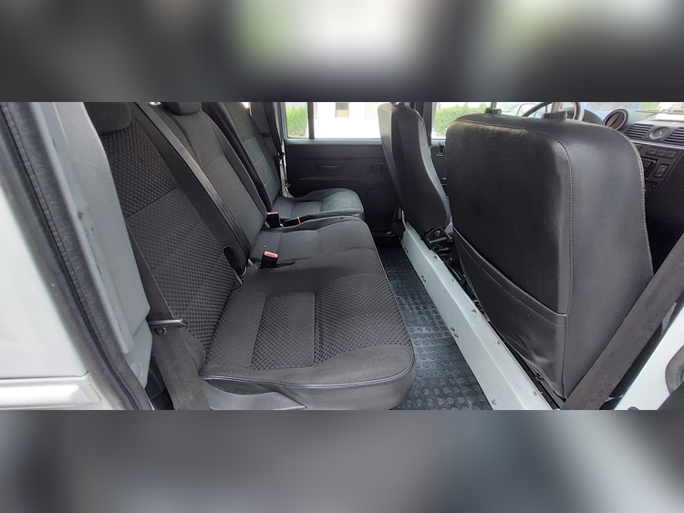 Land Rover Defender 2.2 122CV foto 5